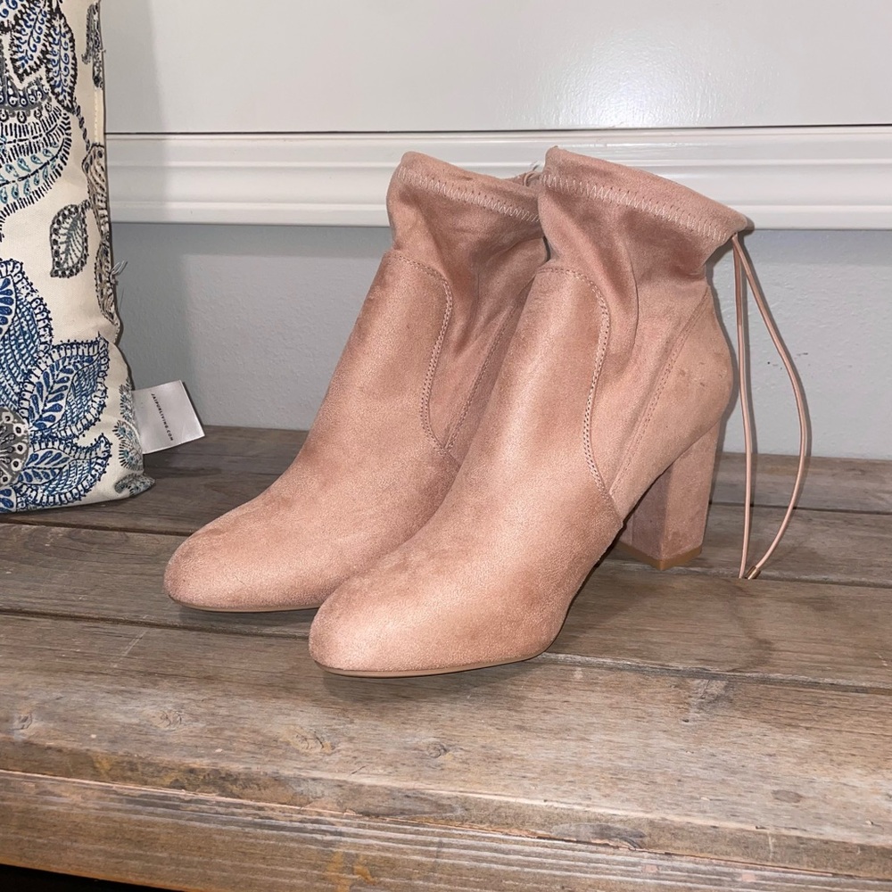 Forever 21 Suede Ankle Booties Blush 9